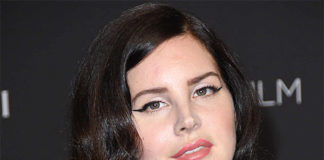 Лана Дель Рей записала саундтрек для хоррора по сценарию Гильермо дель Торо «Страшные истории для рассказа в темноте»