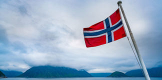 Неизвестный открыл стрельбу в мечети в Норвегии