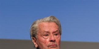 83-летний Ален Делон восстанавливается после инсульта в клинике в Швейцарии