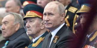 Парад для всех: Кремль пригласил Трампа на 75-летие Победы