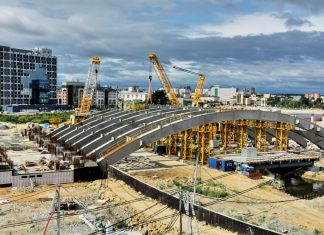 Старые морские контейнеры — строим дом