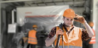 Подъем тяжелых грузов автокраном в СПб