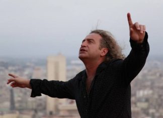 Агутин рассмешил поклонников снимком рядом с Успенской