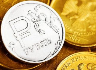 Аналитик рассказал, что могут сделать с рублем Европа и США