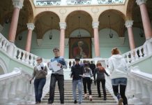 Глава Рособрнадзора Анзор Музаев: Портфолио станет альтернативой ЕГЭ