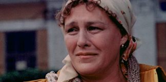 Певец Юлиан вспомнил о скандале, который Мордюкова закатила в туалете из-за сплетен