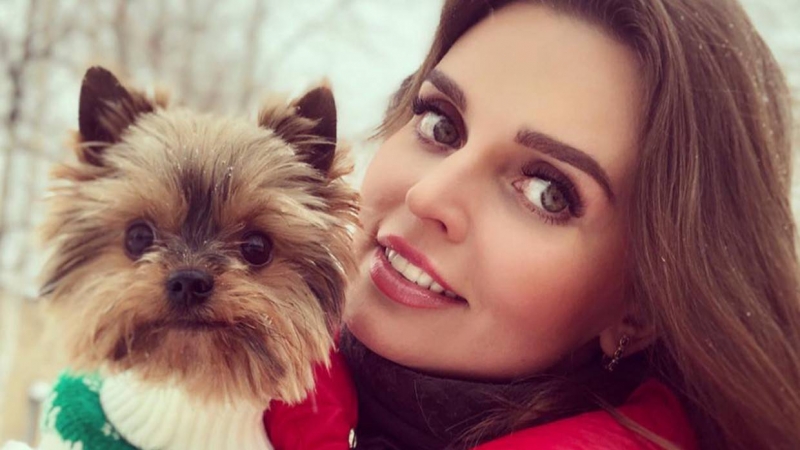 Попавшая в больницу беременная Алеся Энберт опубликовала видео из палаты