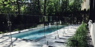 Преимущества стеклянных ограждений в интерьере