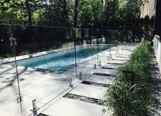 Преимущества стеклянных ограждений в интерьере