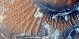 Российские ученые обнаружили рекордные залежи льда на Марсе