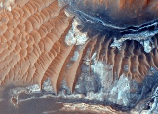 Российские ученые обнаружили рекордные залежи льда на Марсе