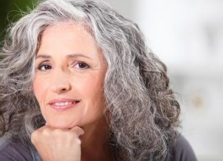 Седина и лицо без морщин — это сексуально!