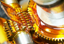 Масла и смазочные материалы для техники: как выбирать