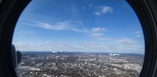 Полет на самолете над Санкт-Петербургом: необычная экскурсия по городу