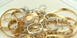 Как выгодно сдать золото: что учесть