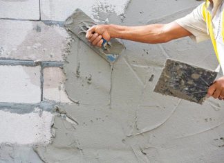 Как штукатурить стены