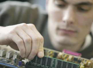 Ремонт компьютера: как вызвать мастера на дом