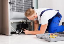 Почему шумит, пищит, гудит, щелкает закрытый холодильник Ariston