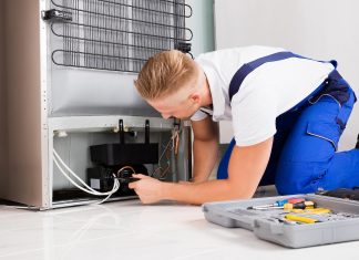 Почему шумит, пищит, гудит, щелкает закрытый холодильник Ariston