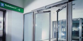 Алюминиевые двери со стеклом: преимущества и недостатки