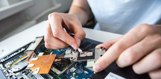 Частые поломки ноутбуков: виды, причины, способы устранения