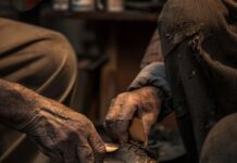 Профессиональная реставрация обуви и кожаных изделий от Whitesole