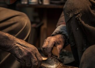 Профессиональная реставрация обуви и кожаных изделий от Whitesole