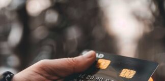 Особенности пользования кредитными картами: преимущества и риски