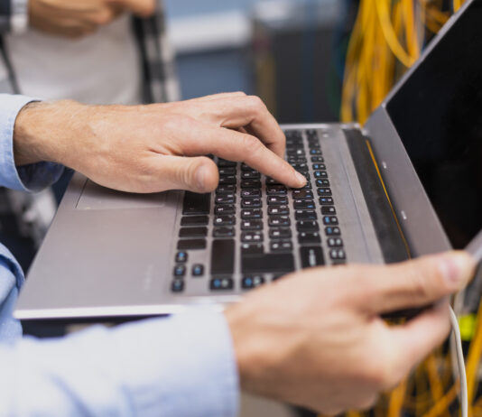 Компьютерная помощь в Москве: как выбрать надёжного мастера или сервис