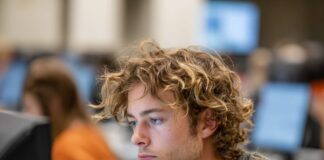 Scratch для детей: Открой мир программирования и творчества!