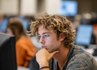 Scratch для детей: Открой мир программирования и творчества!